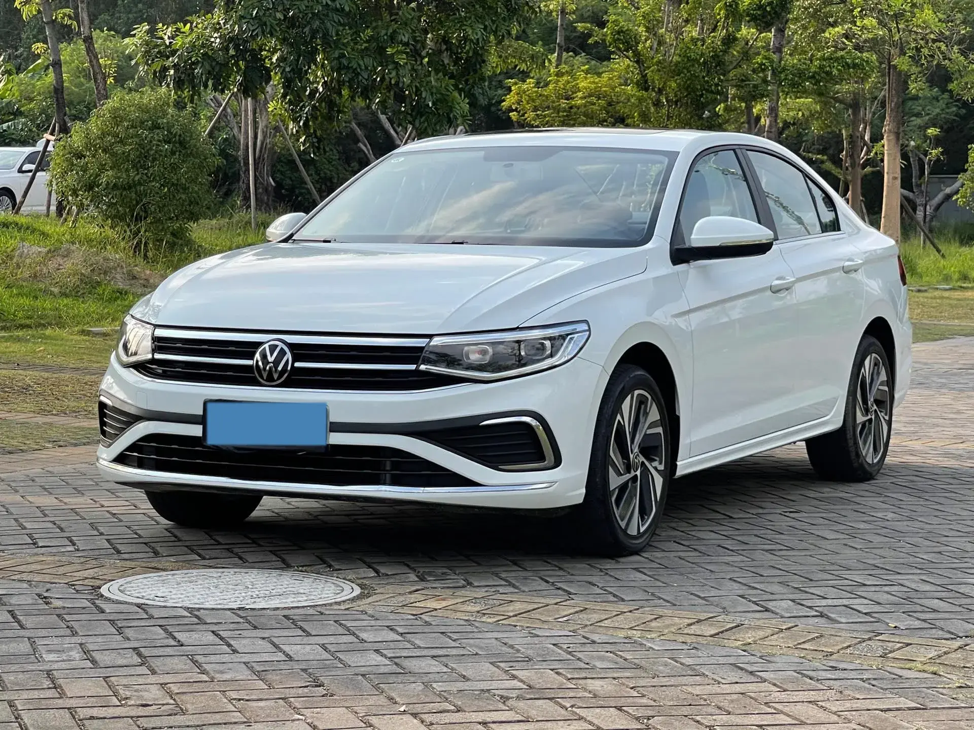 2025 VOLKSWAGEN BORA view 1