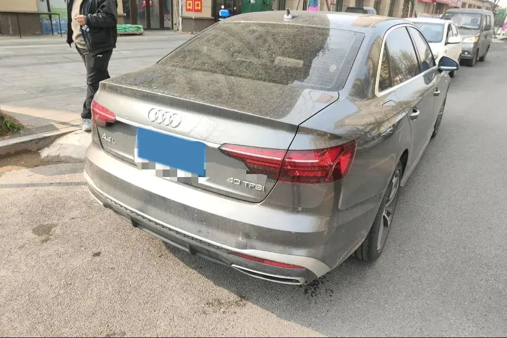 2023 AUDI A4L thumbnail 3