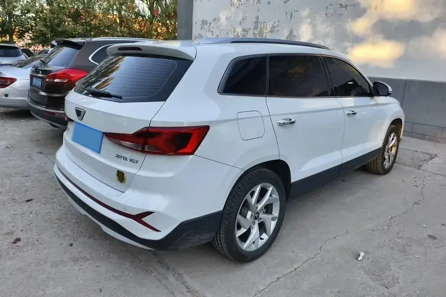 2023 JETTA VS7 thumbnail 3