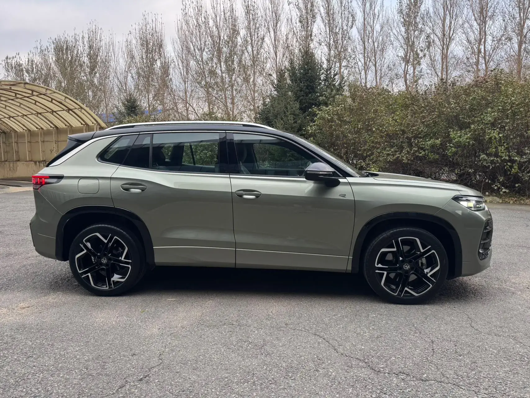 2025 VOLKSWAGEN TAYRON thumbnail 4