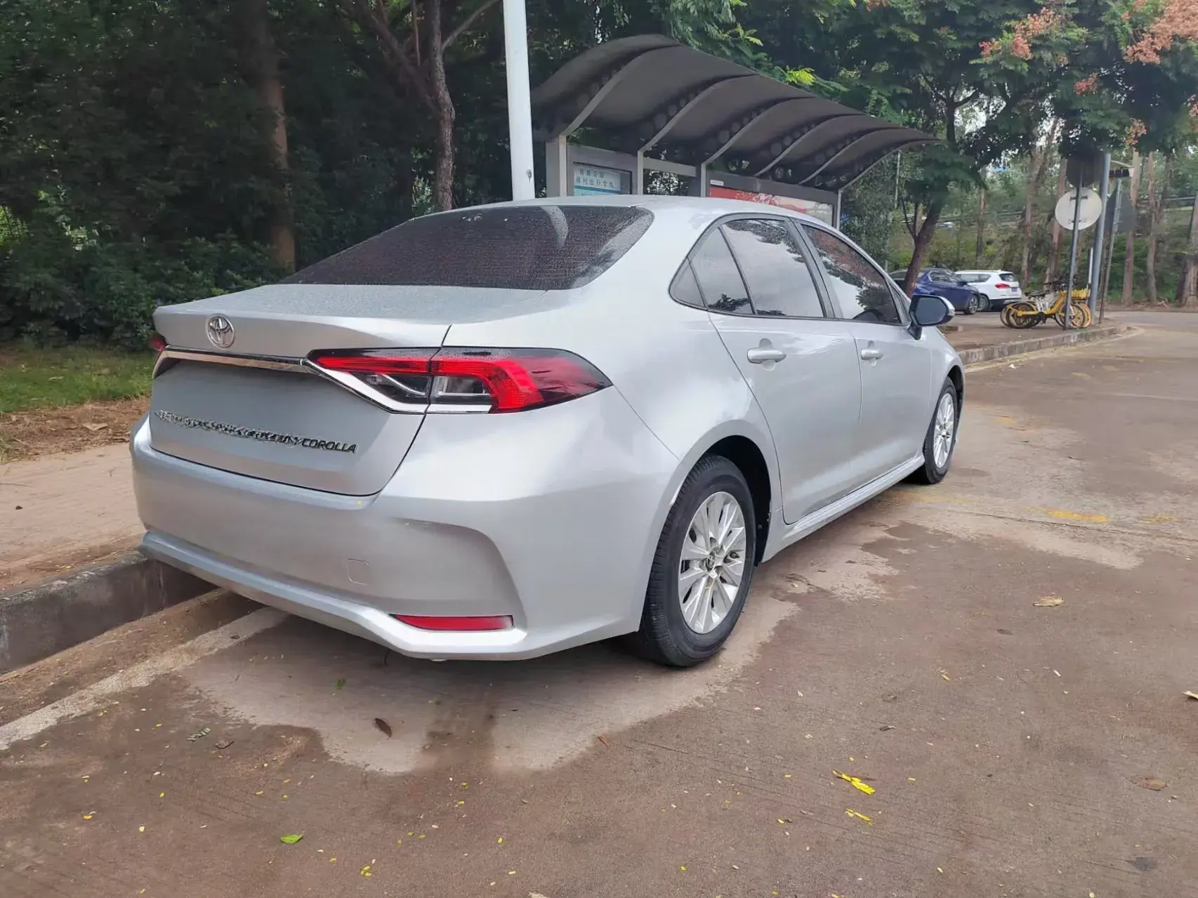 2021 TOYOTA COROLLA thumbnail 2