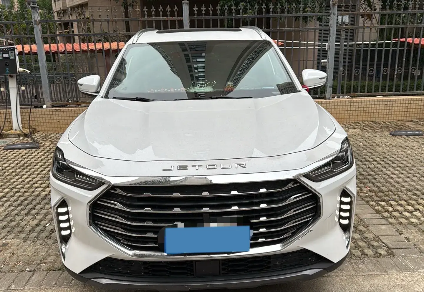 2023 JETOUR X70 thumbnail 3