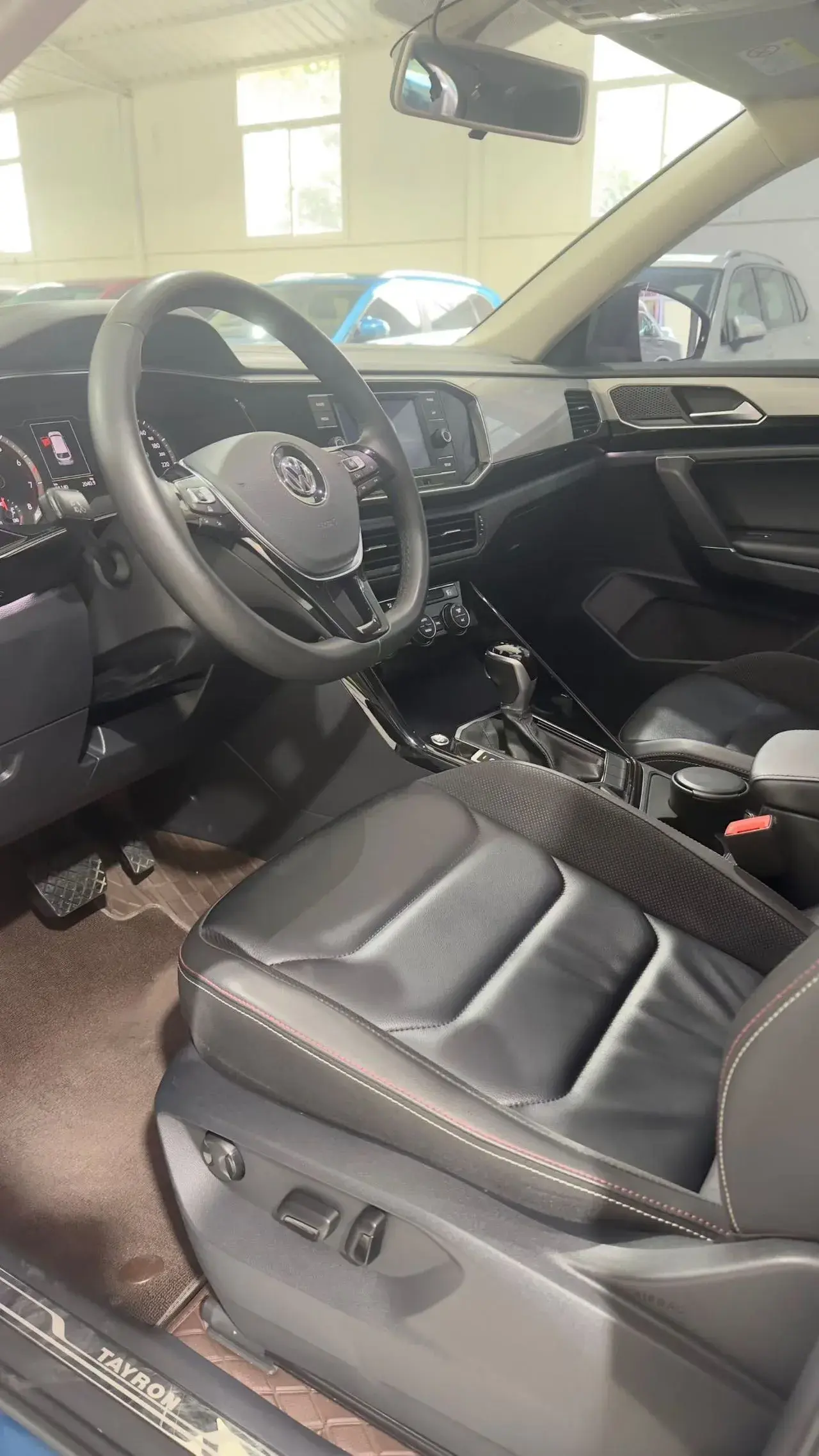 2019 VOLKSWAGEN TAYRON thumbnail 2