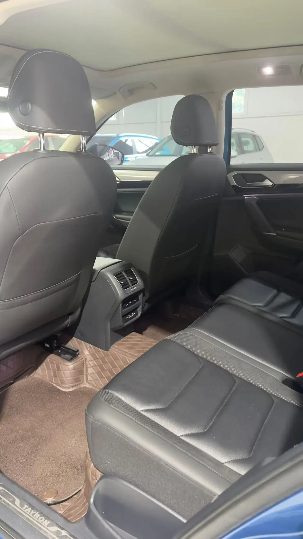 2019 VOLKSWAGEN TAYRON thumbnail 4