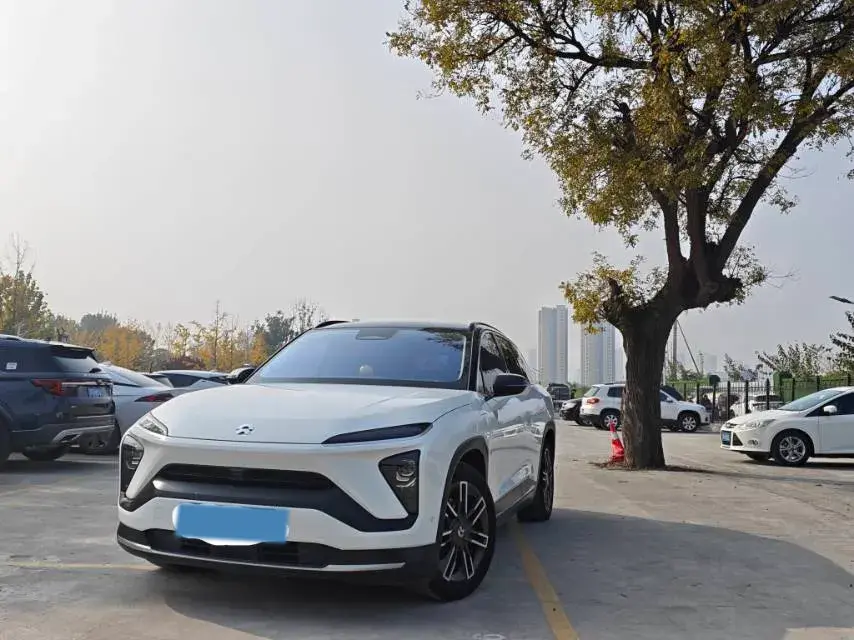 2020 NIO ES6 view 1