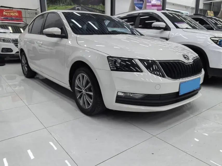 2020 SKODA OCTAVIA thumbnail 3