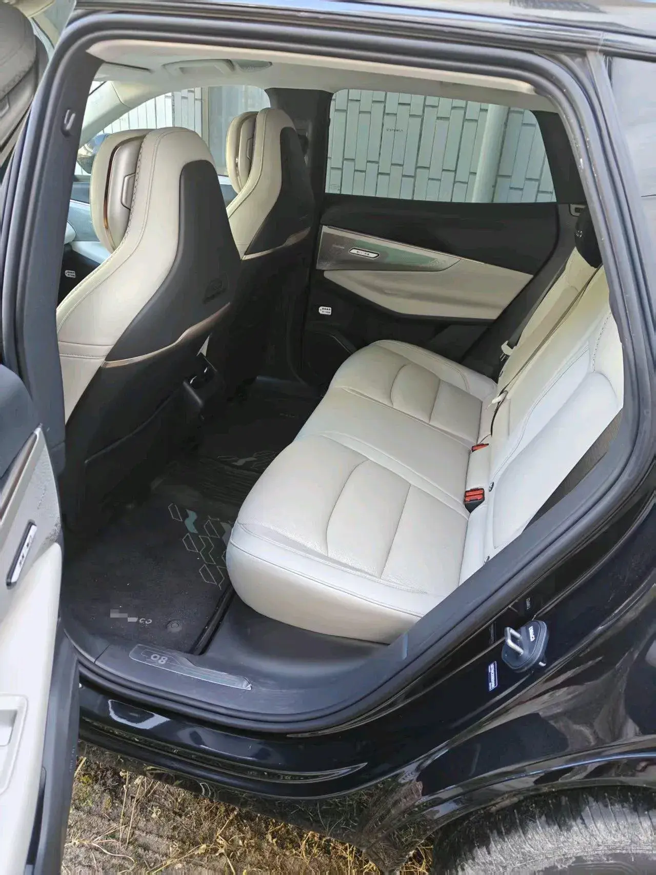 2025 LYNK&CO 08 thumbnail 2