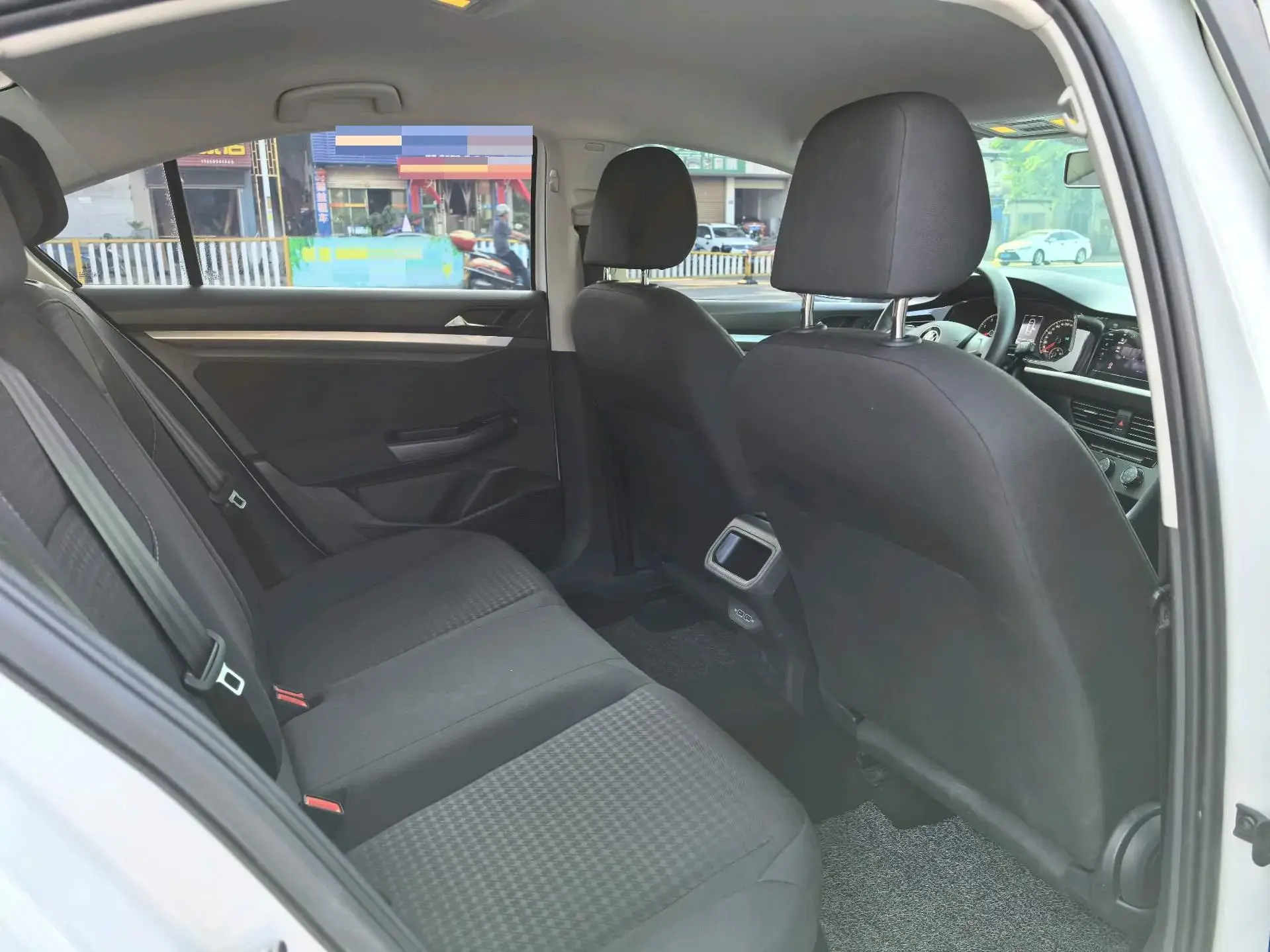 2021 VOLKSWAGEN BORA thumbnail 4