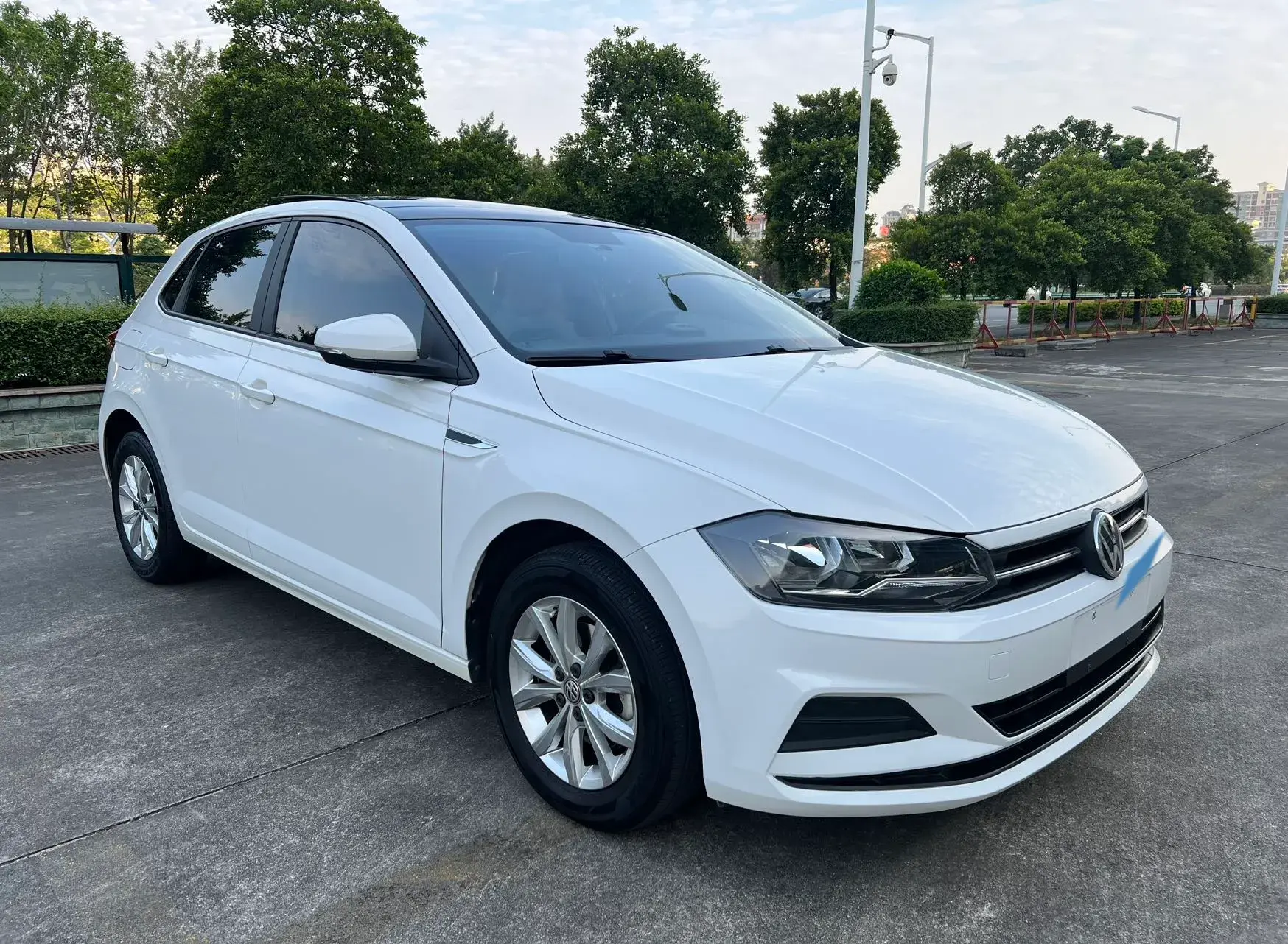 2019 VOLKSWAGEN POLO thumbnail 3