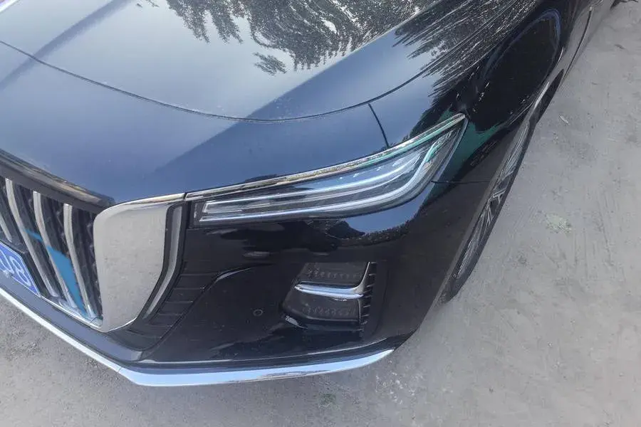 2023 HONGQI H5 thumbnail 4