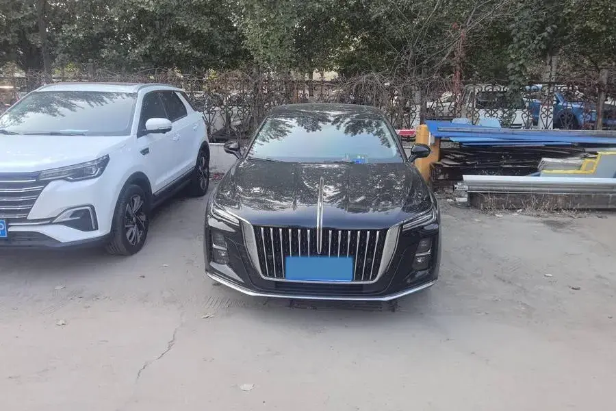 2023 HONGQI H5 thumbnail 2