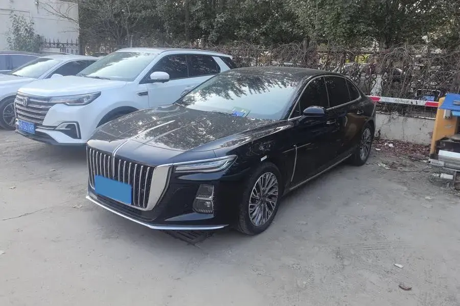 2023 HONGQI H5 view 1