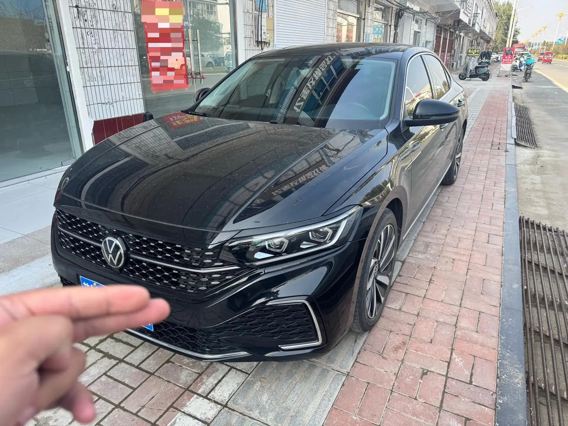 2022 VOLKSWAGEN PASSAT view 1