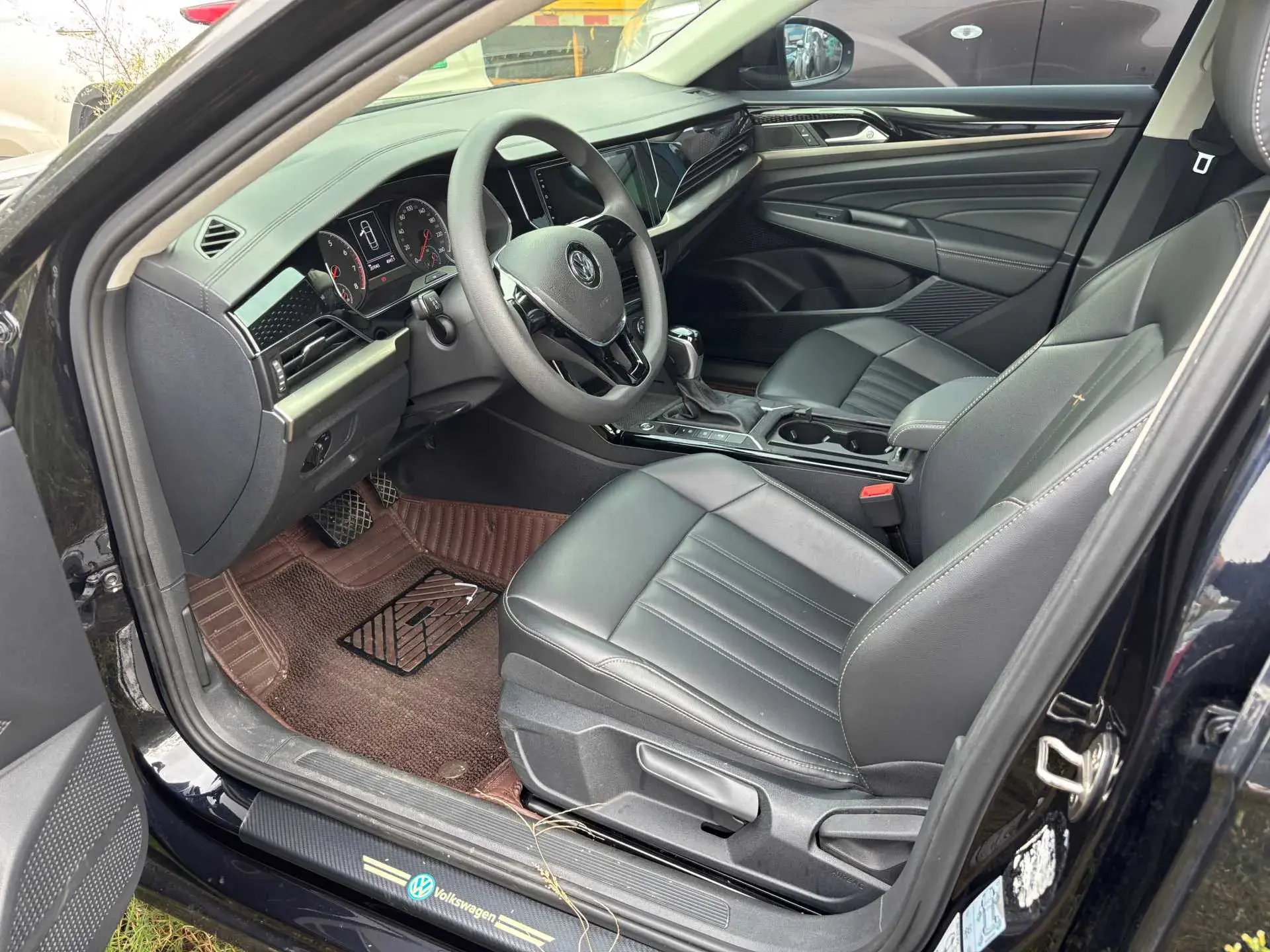 2019 VOLKSWAGEN PASSAT thumbnail 4