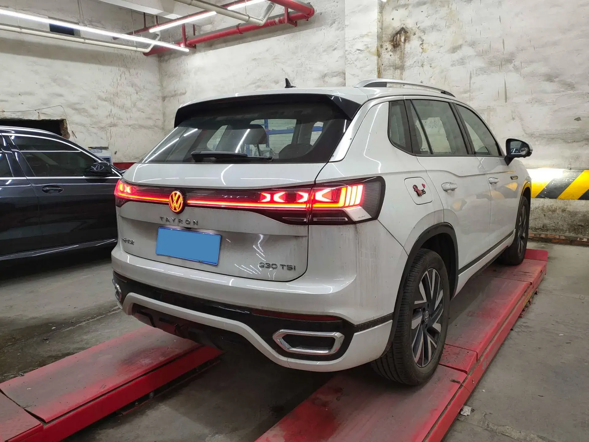 2024 VOLKSWAGEN TAYRON thumbnail 3