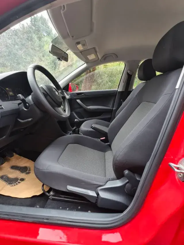 2016 SKODA RAPID thumbnail 4