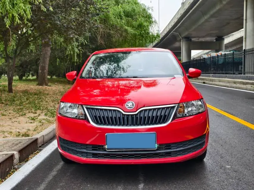 2016 SKODA RAPID thumbnail 2