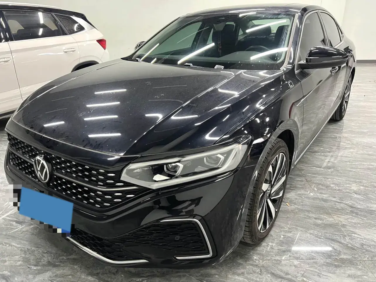 2022 VOLKSWAGEN PASSAT view 1