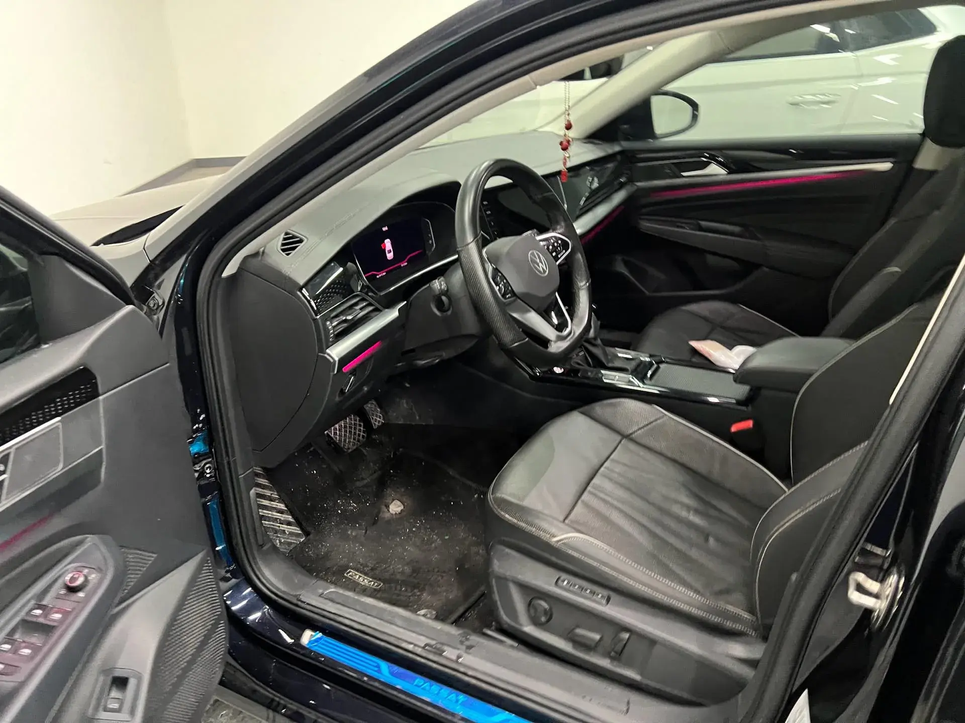 2022 VOLKSWAGEN PASSAT thumbnail 4