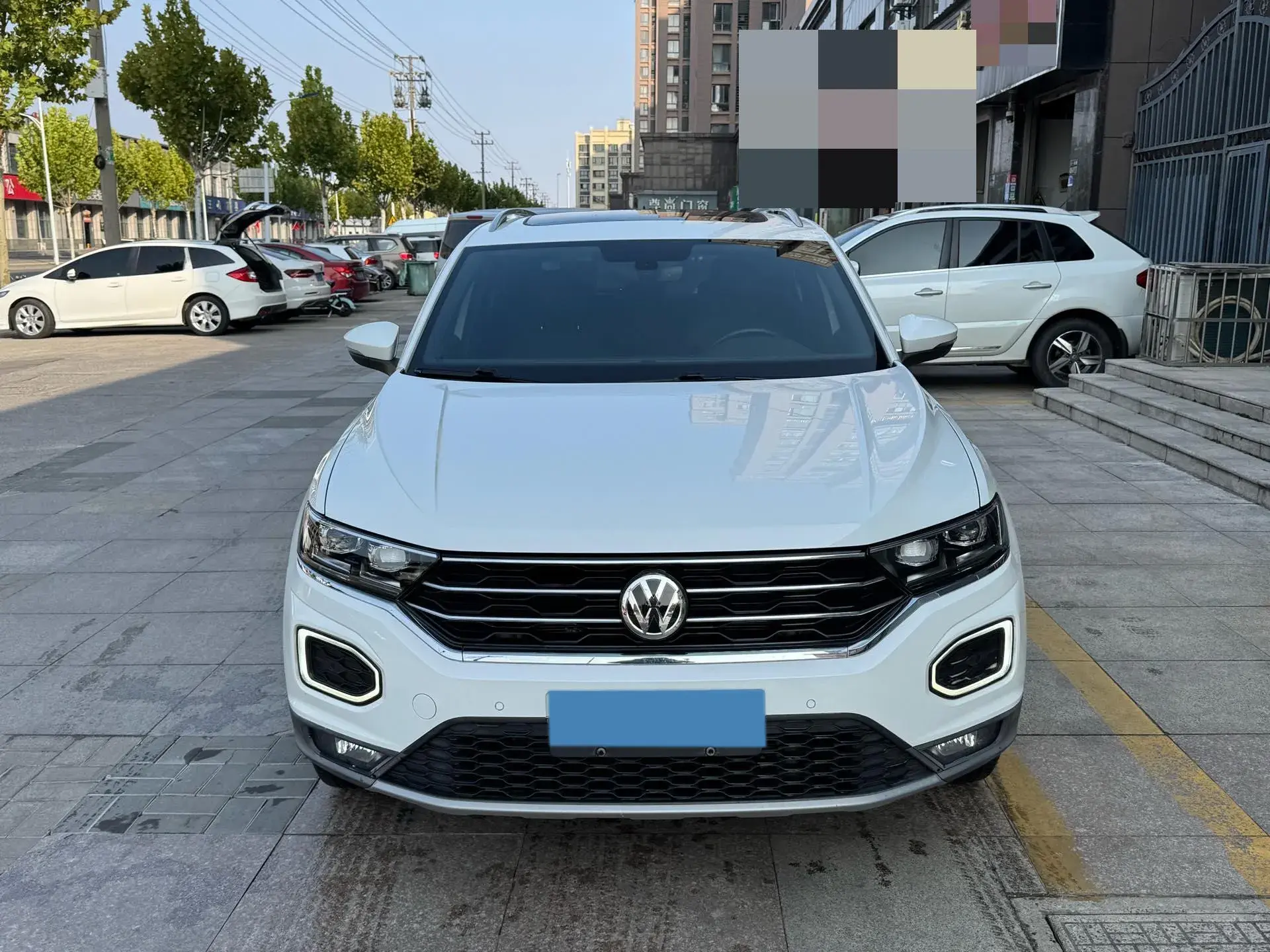 2019 VOLKSWAGEN T-ROC thumbnail 2