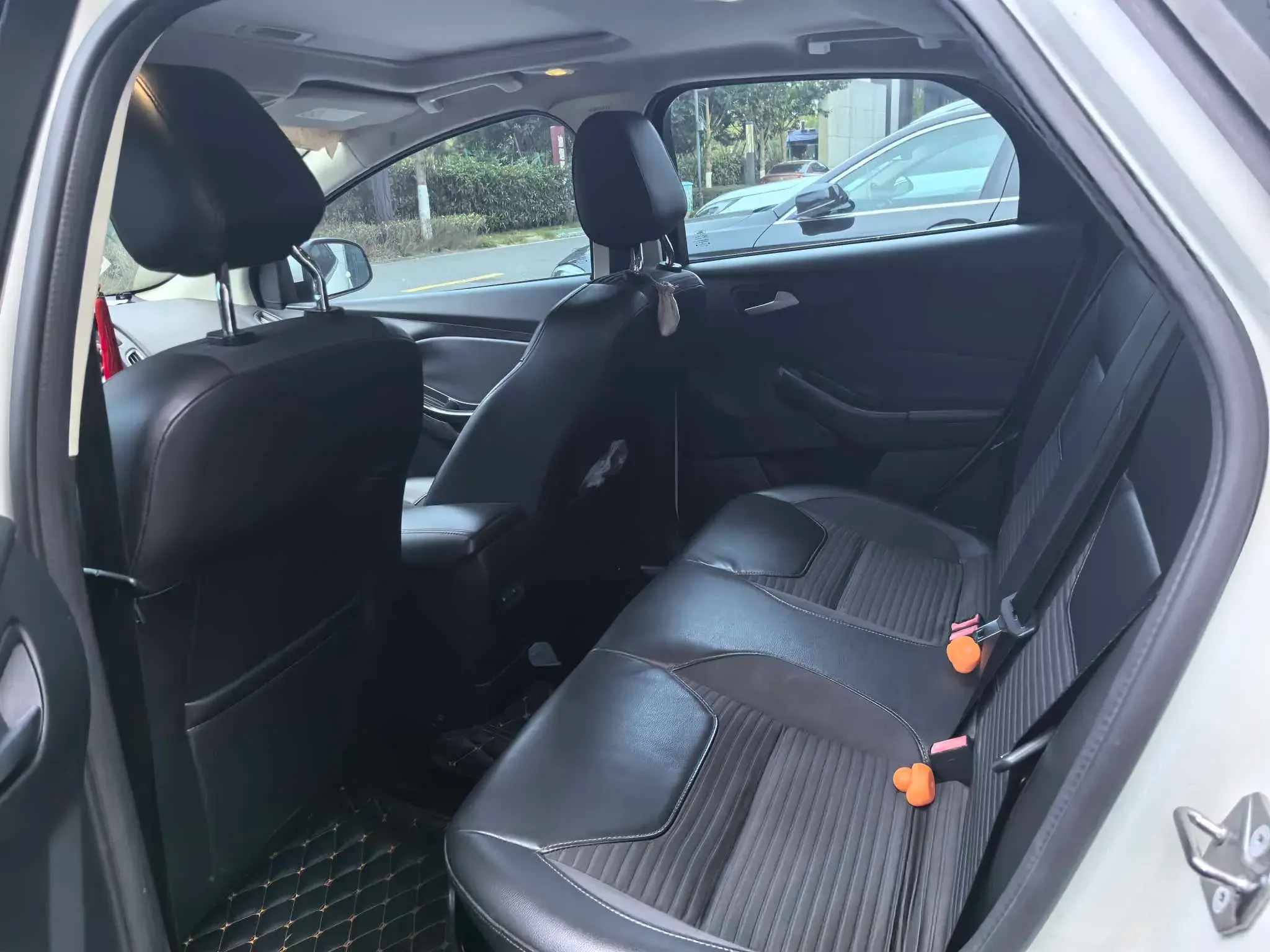 2023 ROEWE I5 thumbnail 4