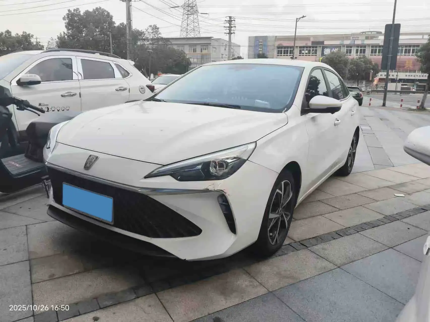 2023 ROEWE I5 view 1