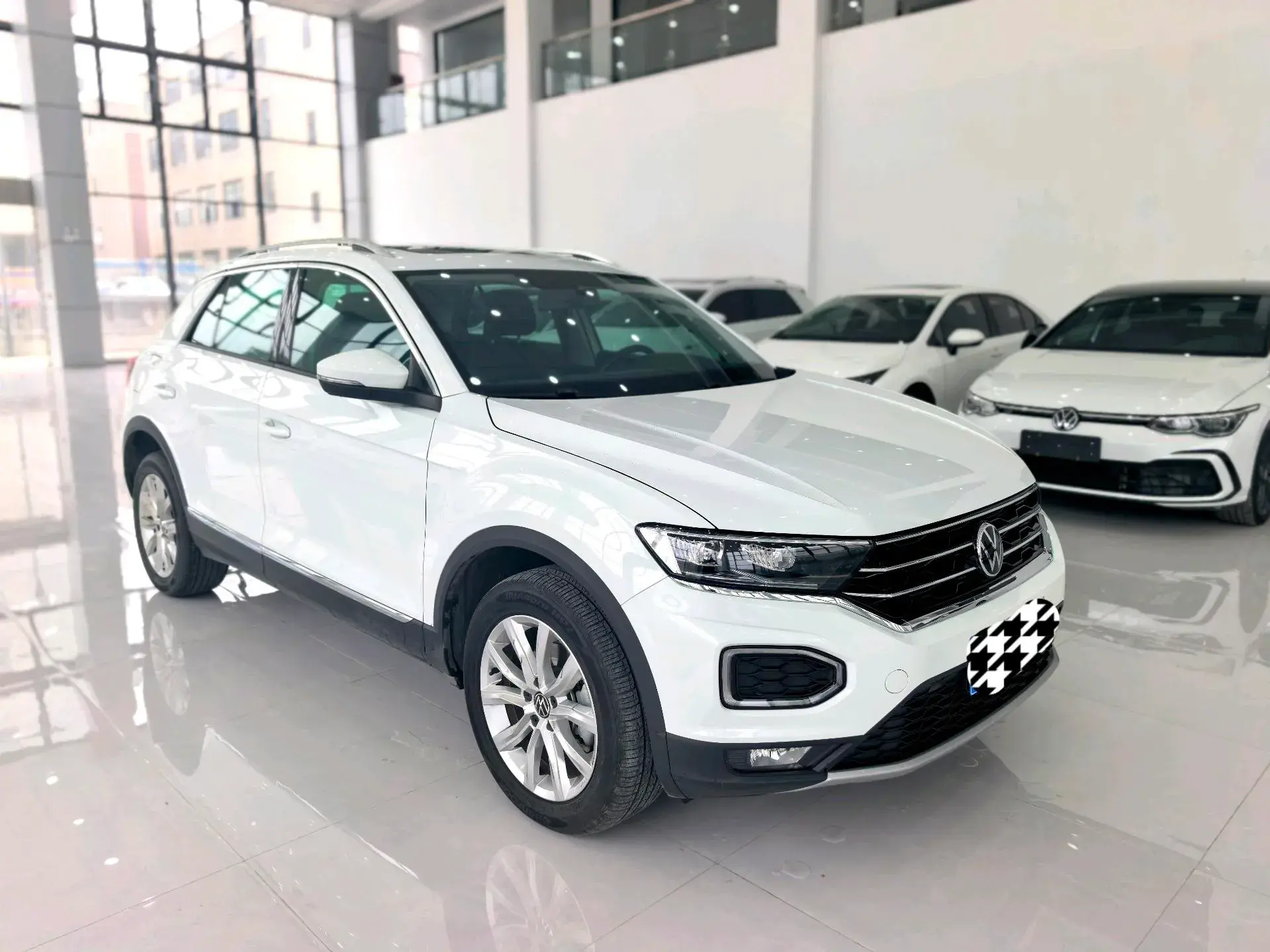 2022 VOLKSWAGEN T-ROC thumbnail 3