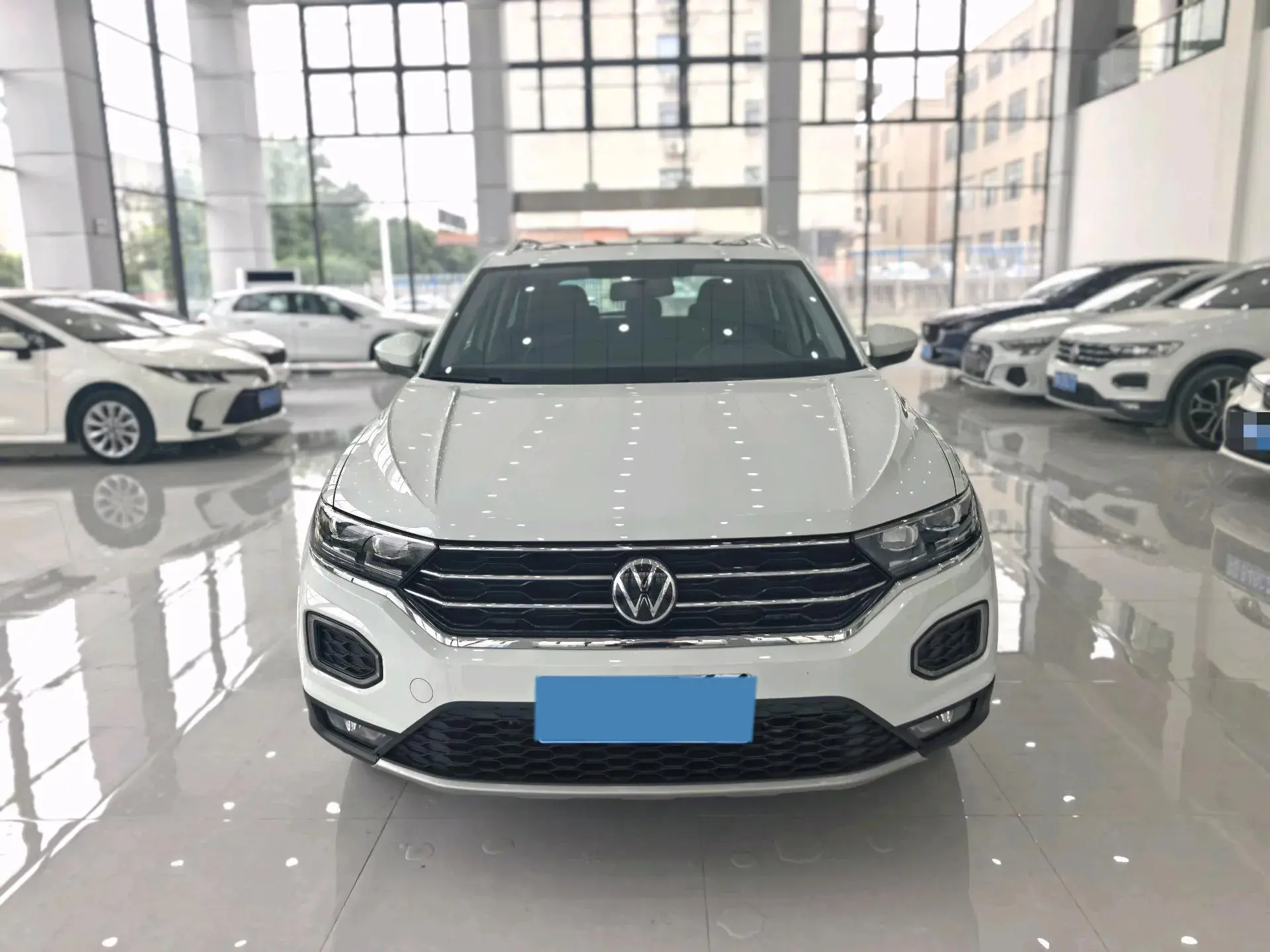 2022 VOLKSWAGEN T-ROC thumbnail 2