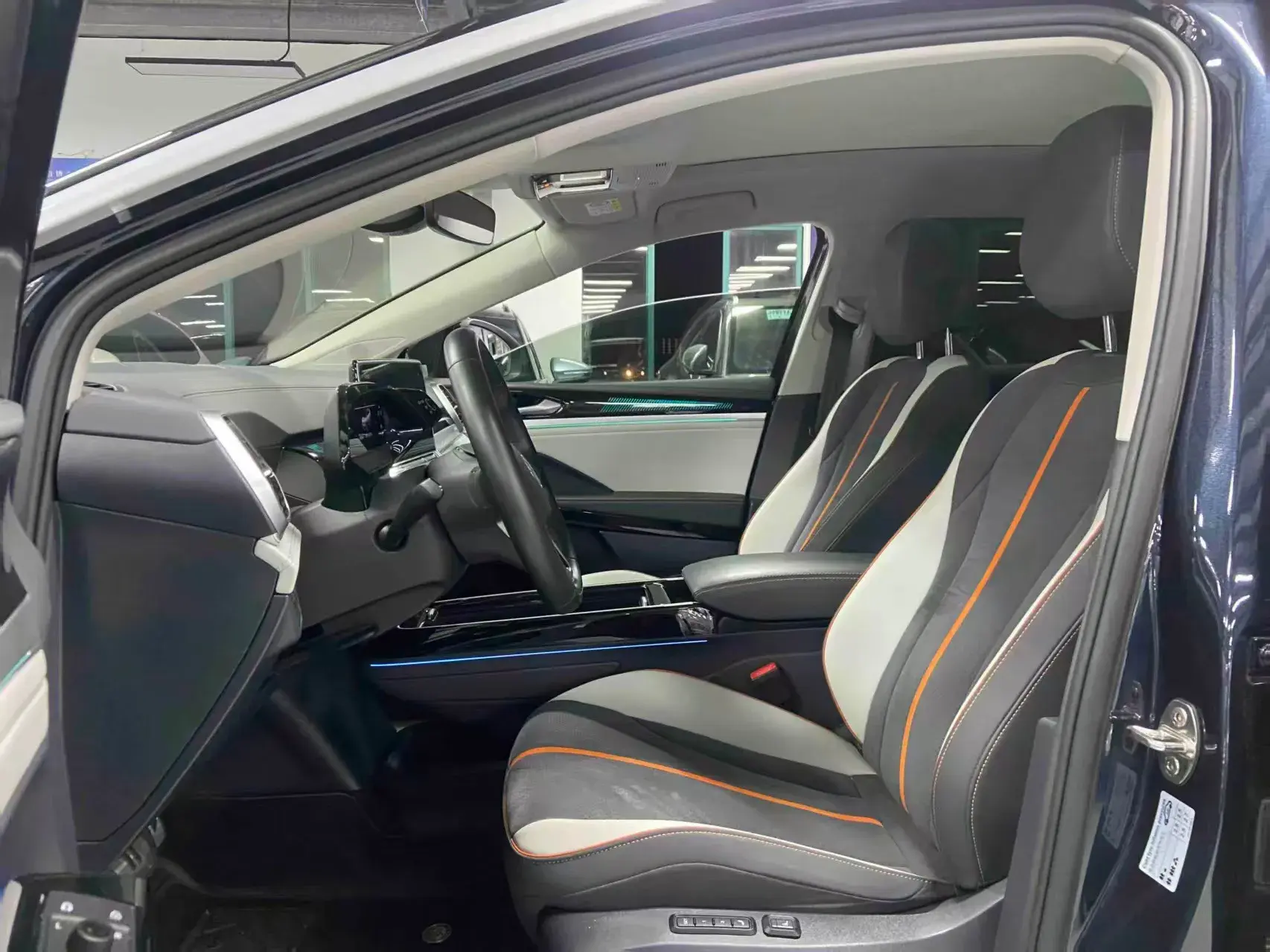 2021 VOLKSWAGEN ID.6 thumbnail 4