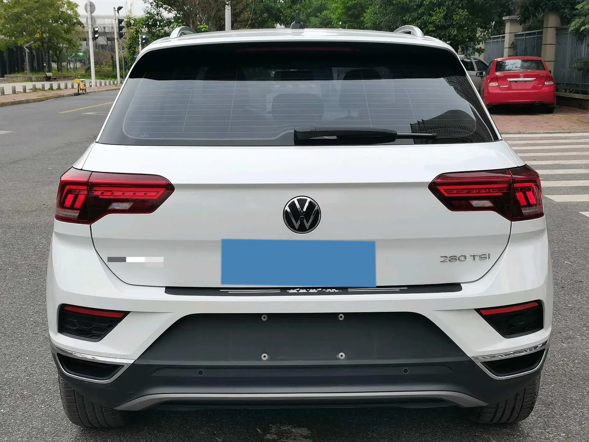 2022 VOLKSWAGEN T-ROC thumbnail 2