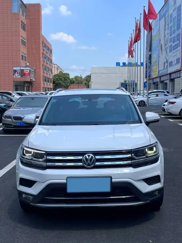 2019 VOLKSWAGEN THARU thumbnail 2