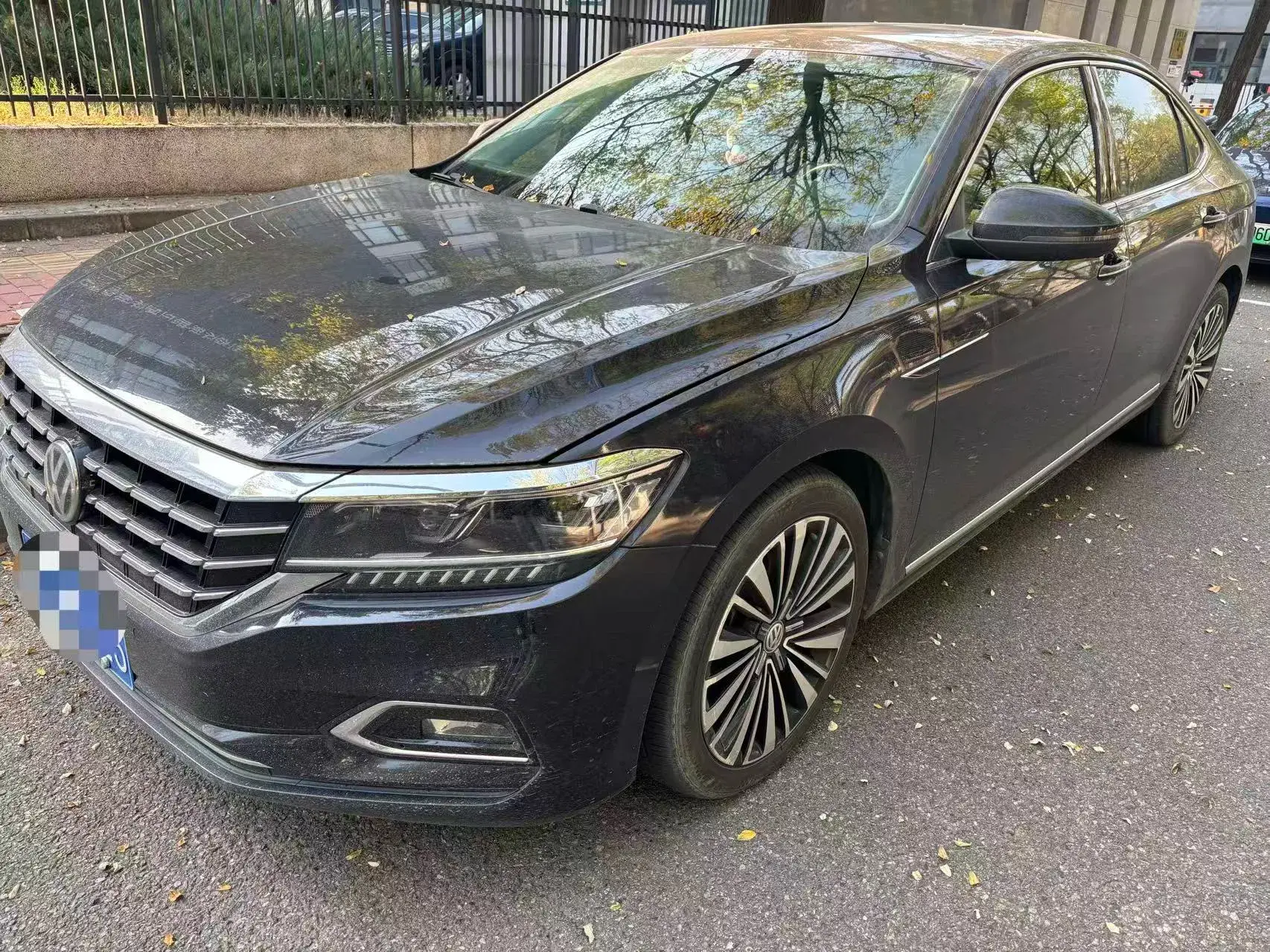 2019 VOLKSWAGEN PASSAT view 1