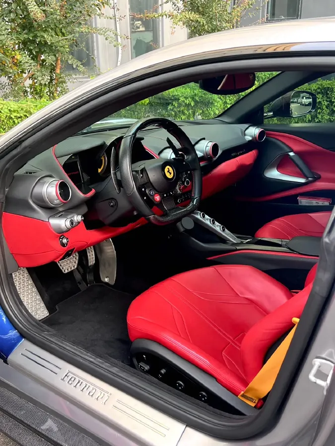 2017 Ferrari 812 6.5L 800HP V12 7DCT,autocango,china used car exporter,china ev exporter,chinese used car exporter,chinese used ev exporter