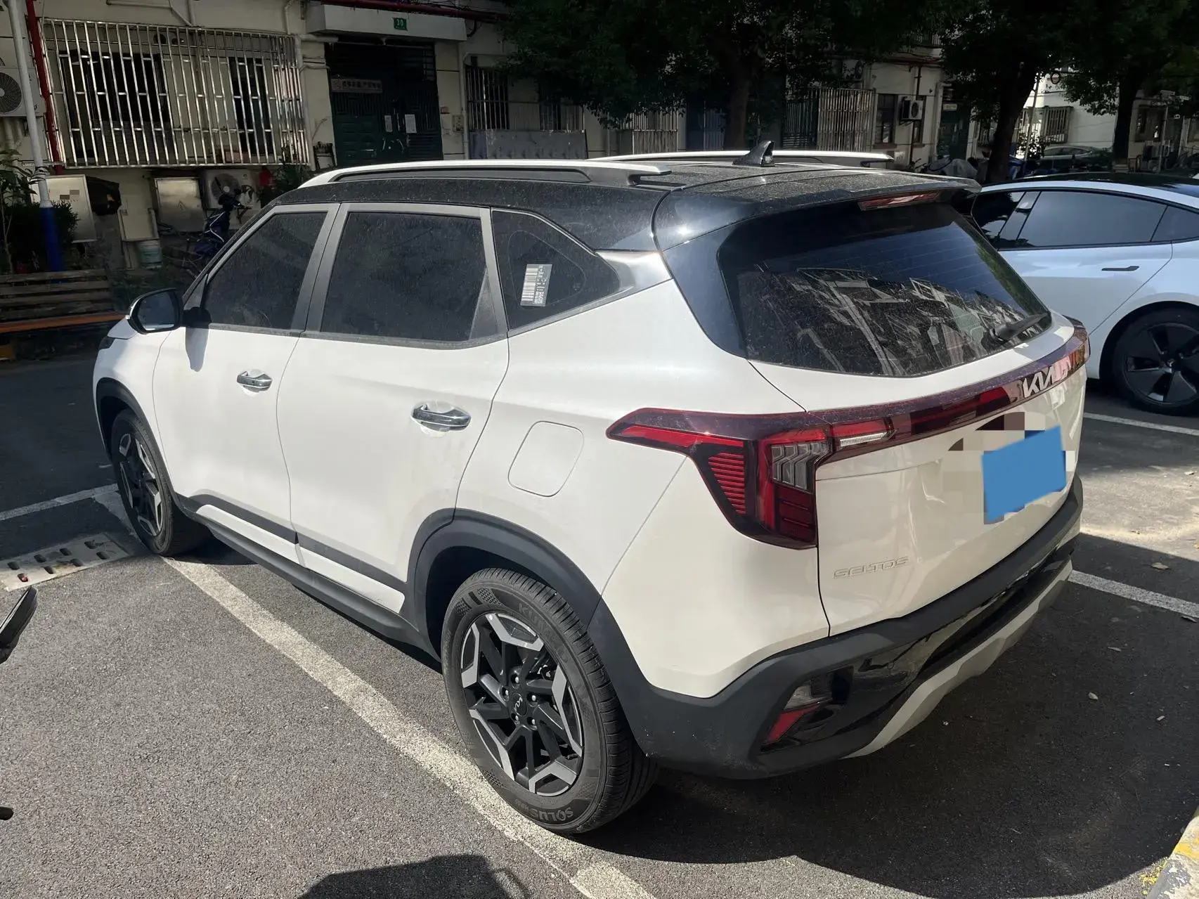 2023 KIA SELTOS thumbnail 3