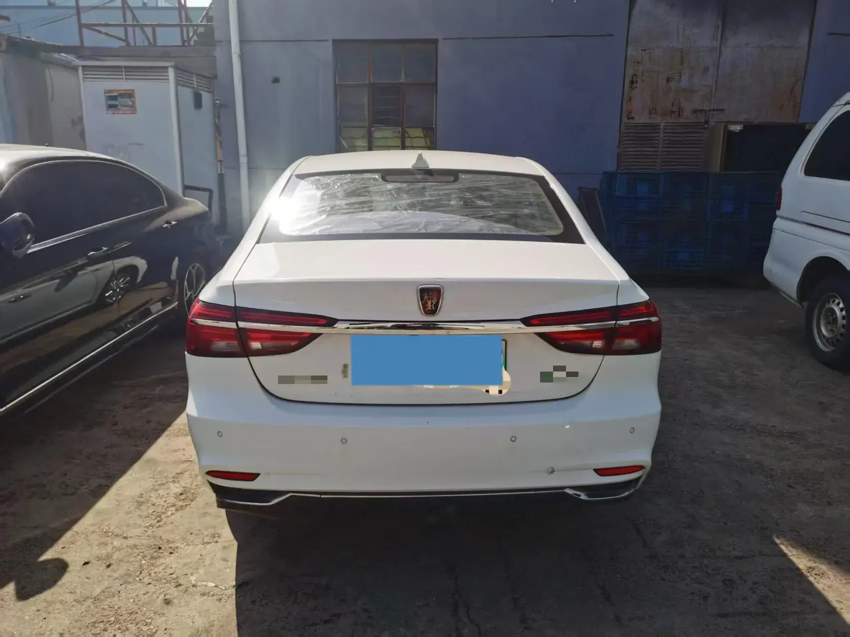 2017 ROEWE I6 thumbnail 4