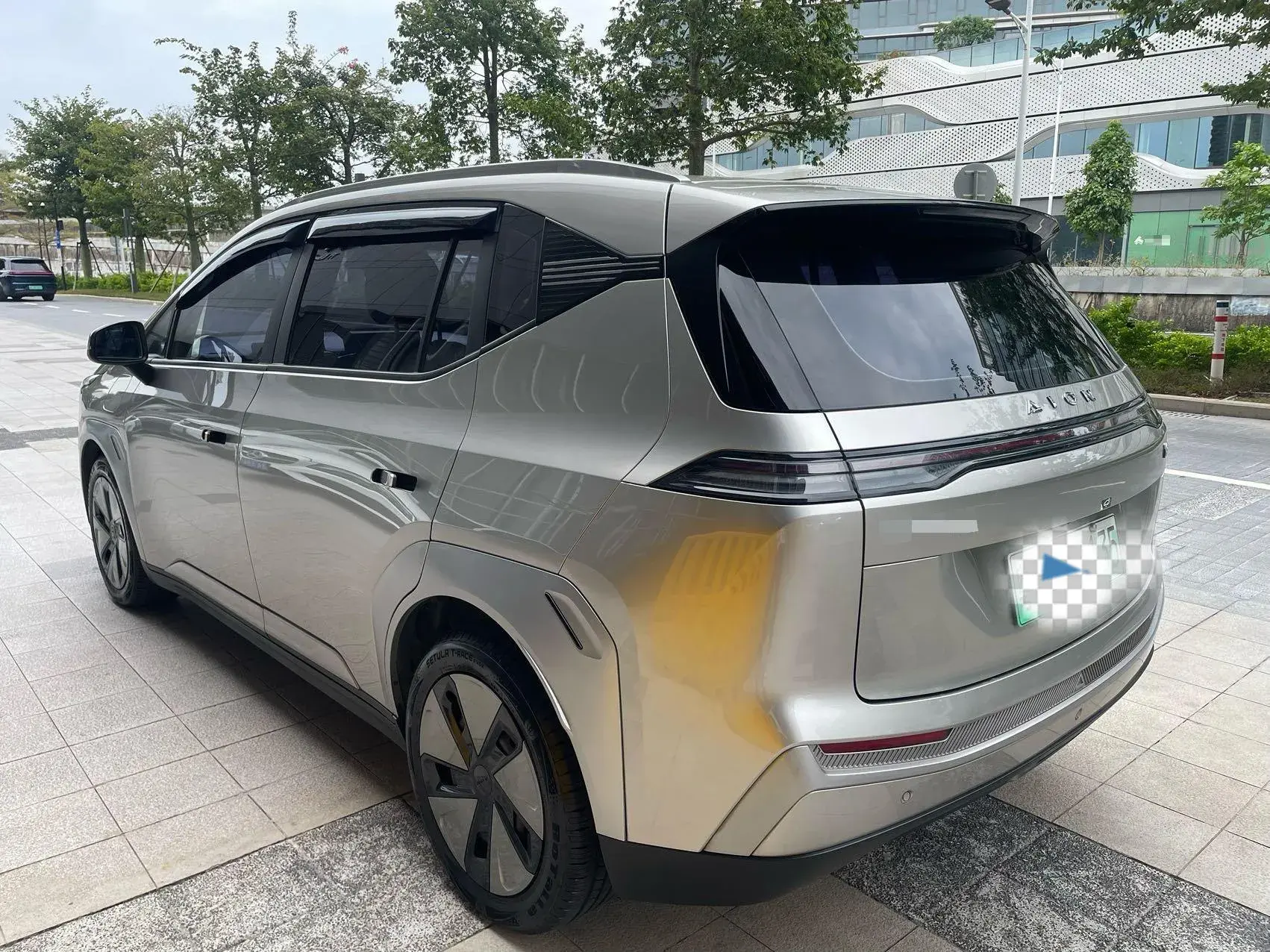 2023 AION Y thumbnail 3