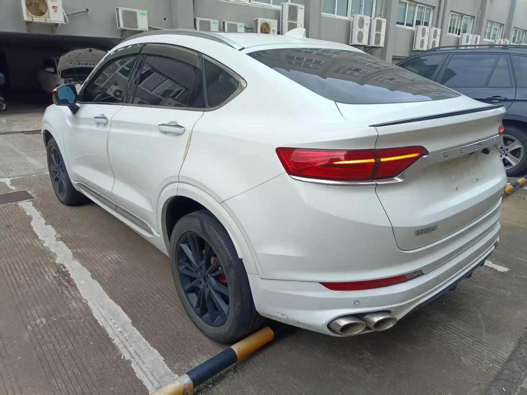 2020 GEELY TUGELLA thumbnail 3