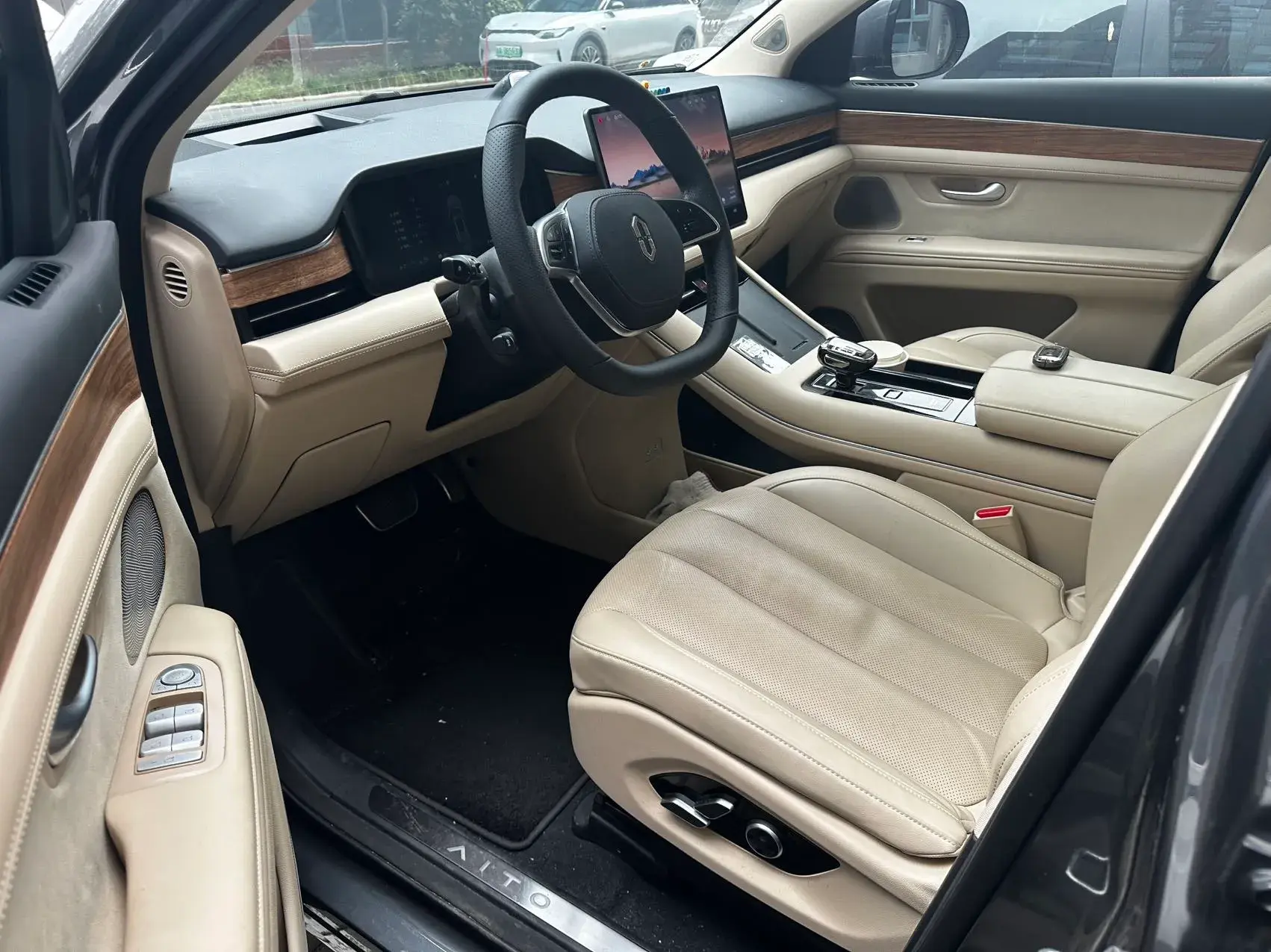 2022 AITO AITO thumbnail 2