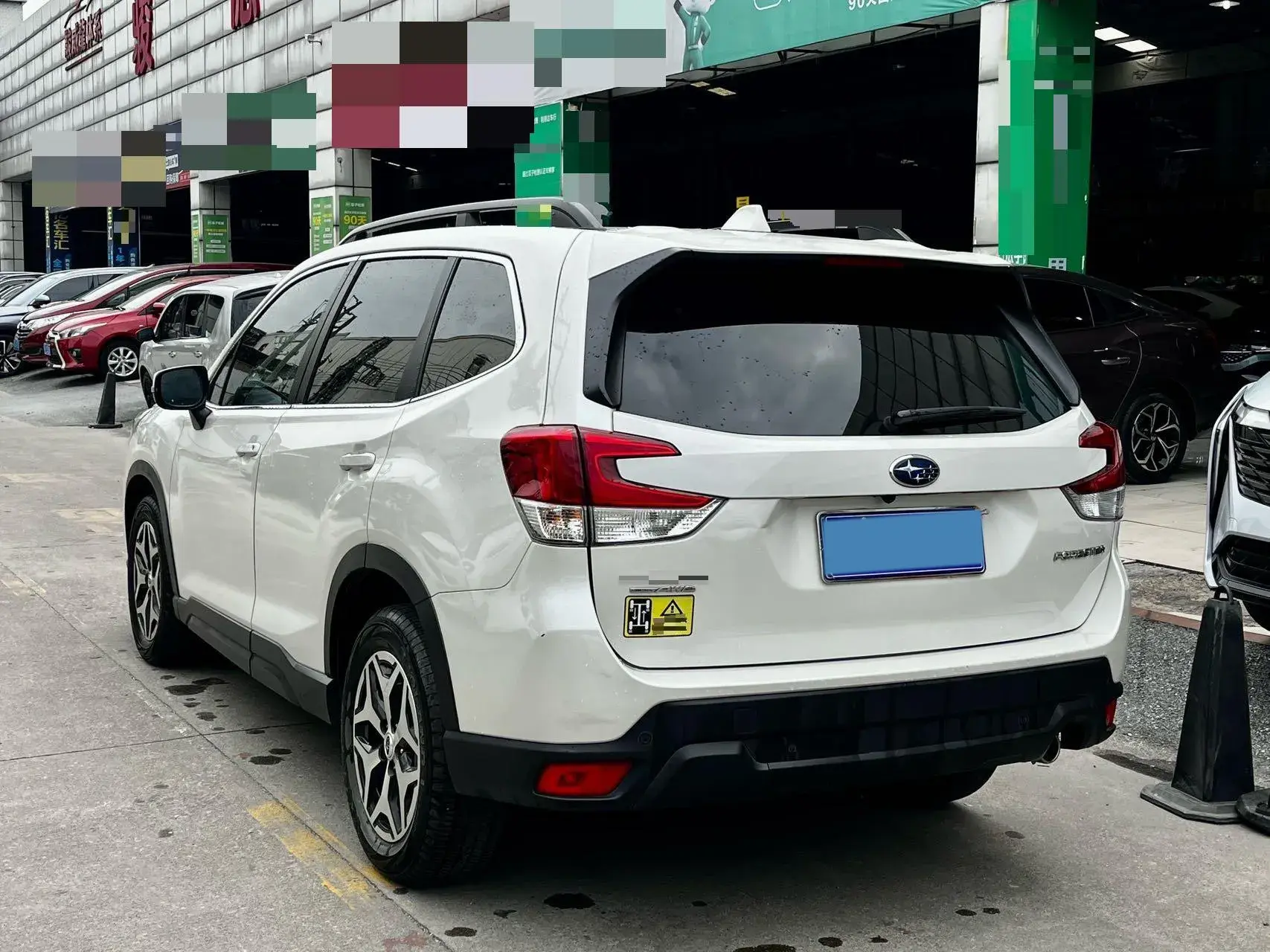 2021 SUBARU FORESTER thumbnail 4