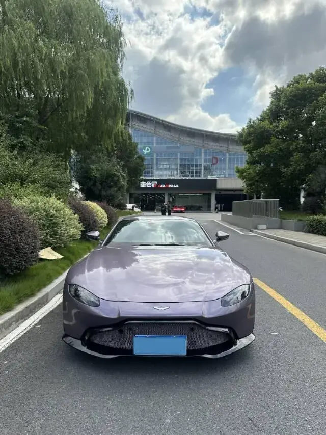 2023 ASTON MARTIN thumbnail 2