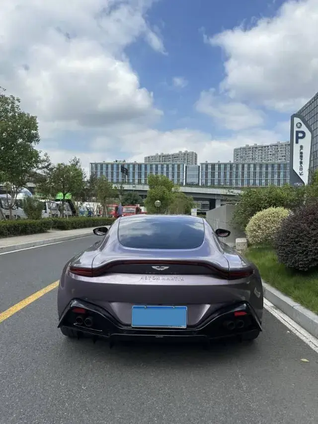 2023 ASTON MARTIN thumbnail 4