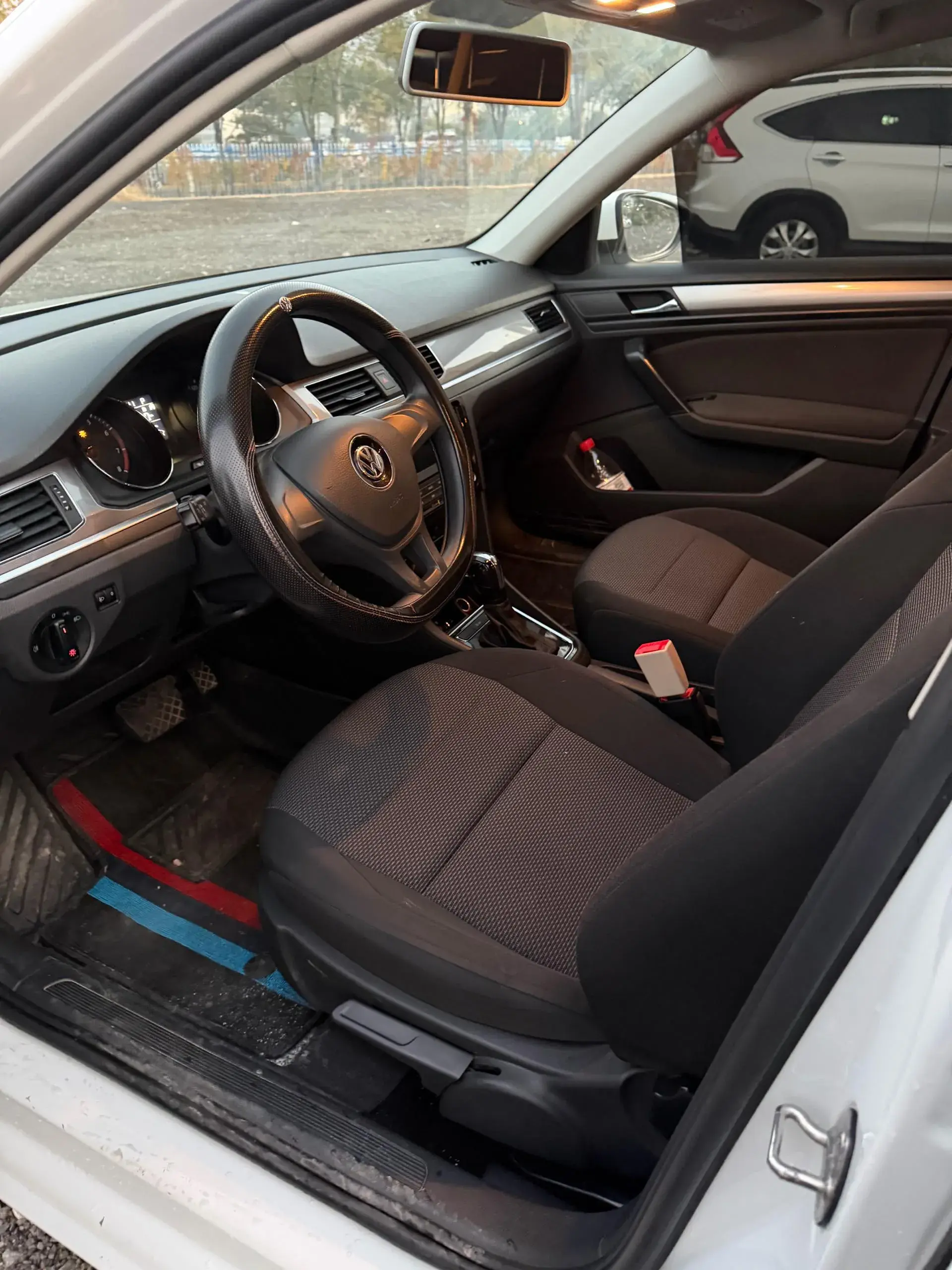 2019 VOLKSWAGEN BORA thumbnail 4