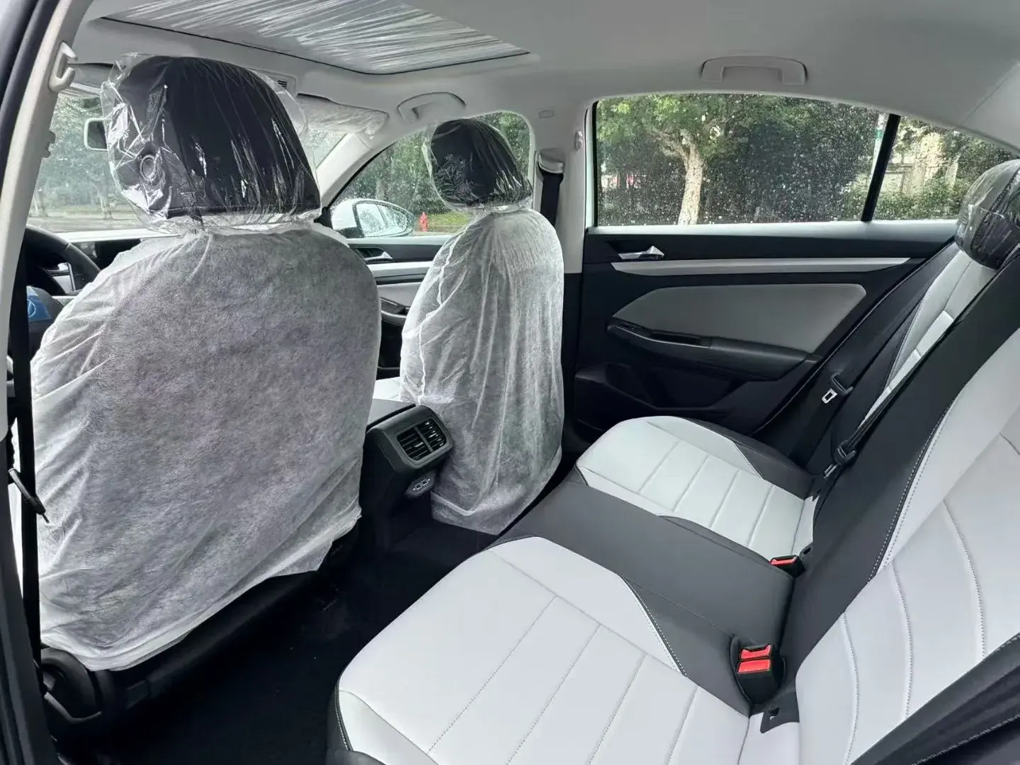 2025 VOLKSWAGEN BORA thumbnail 4