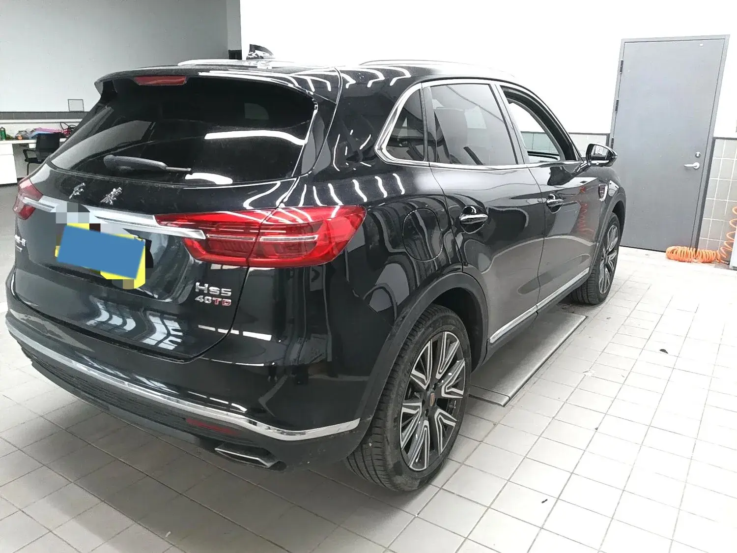 2022 HONGQI HS5 thumbnail 3