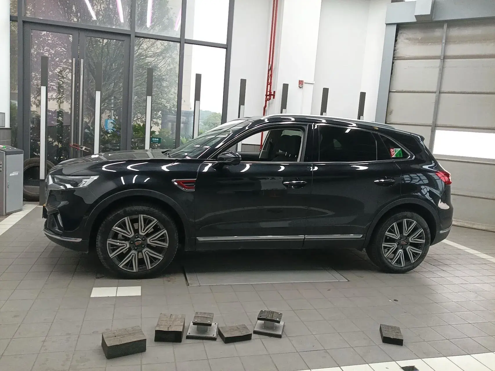 2022 HONGQI HS5 thumbnail 2