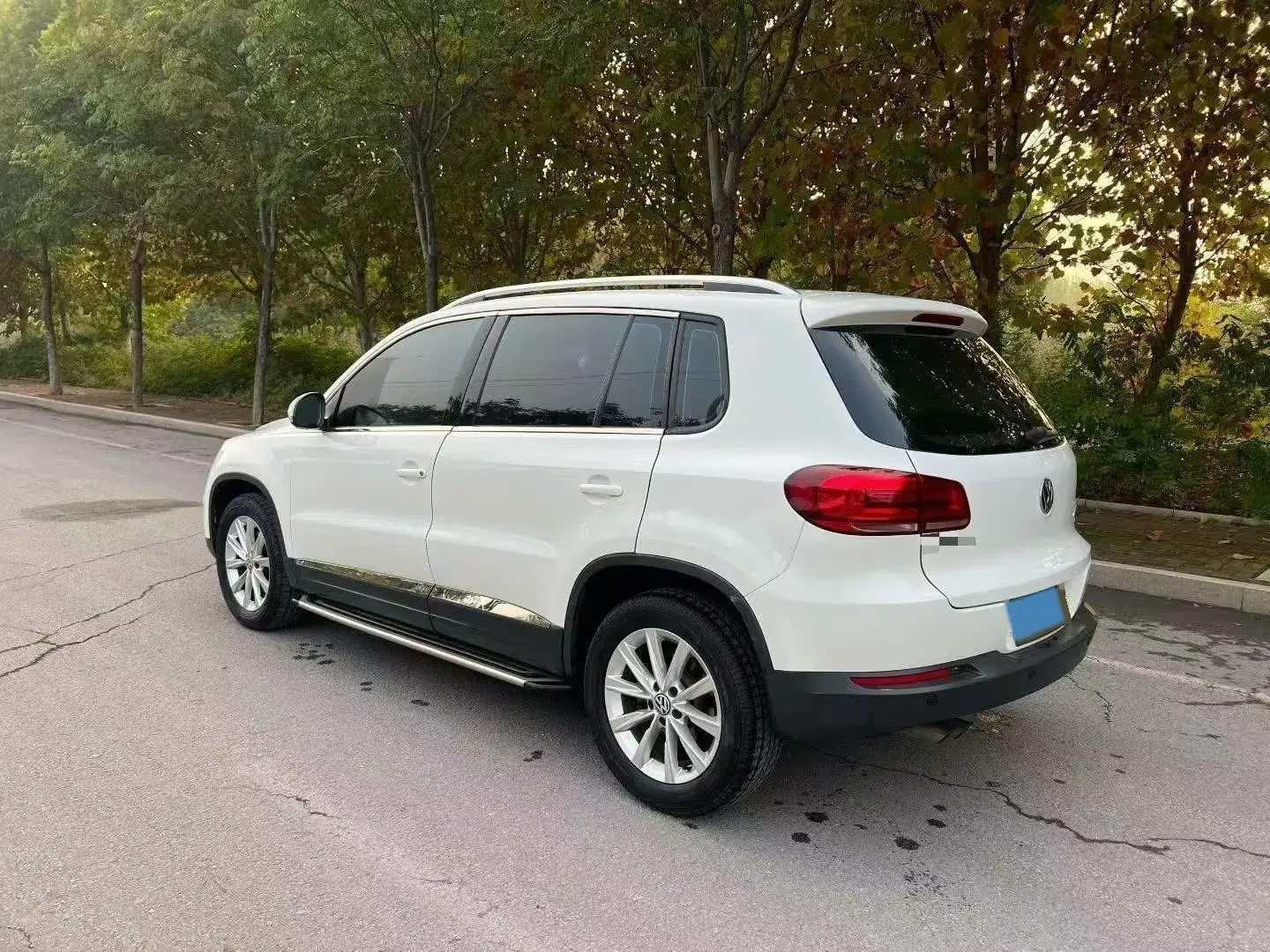 2016 VOLKSWAGEN TIGUAN thumbnail 4