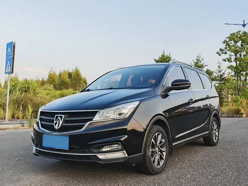 2019 BAOJUN 730 view 1