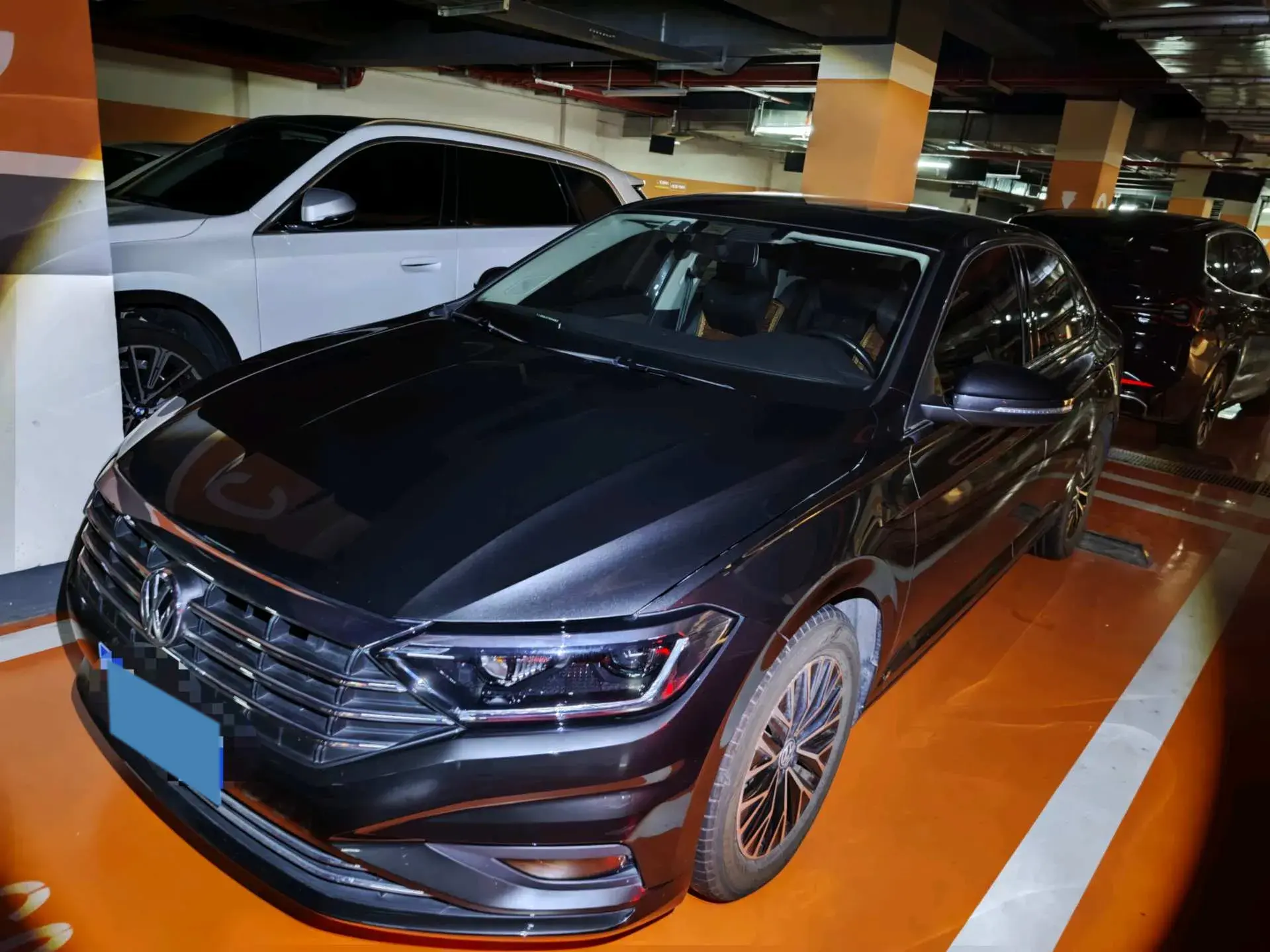 2019 VOLKSWAGEN SAGITAR view 1