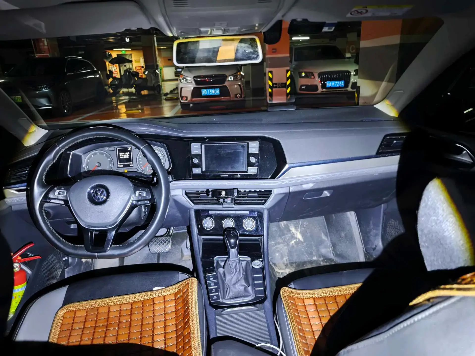 2019 VOLKSWAGEN SAGITAR thumbnail 3