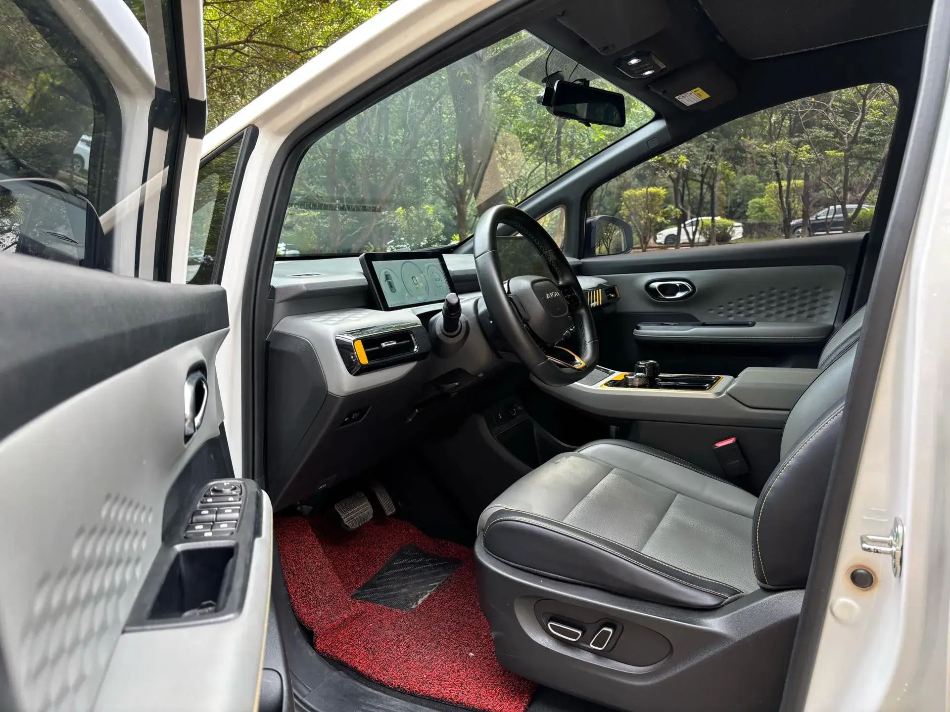 2022 AION Y thumbnail 4